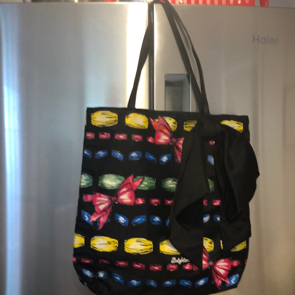 Multicolor carryall bag